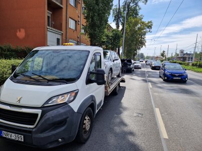 Hármas baleset csúcsforgalomban