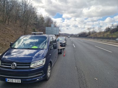 Autómentés az M3 autópályán