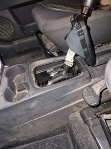 Kiszakadt váltó az Aréna bevásárlóközpontnál