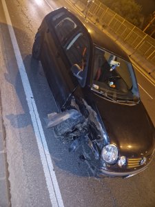 Az M3-as bevezetőjén két autó összeütközött