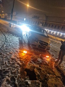 Irányíthatatlanná vált az autó