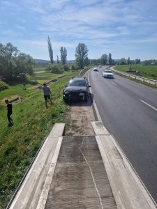 Esztergom és Tát között figyelmetlenség miatt baleset