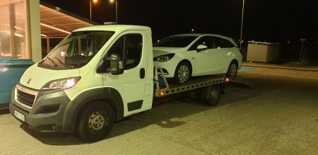 Műszaki problémás autó mentése az M6-os autópályán