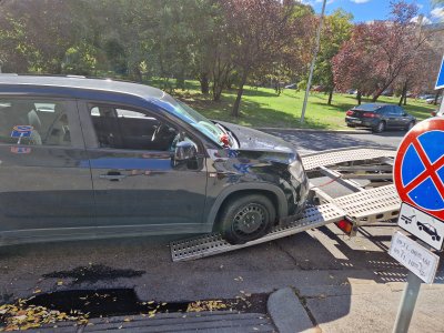 Felni sérült autó mentése Budapesten