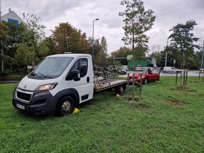 Karambolos autó mentése Budapesten a Böszörményi úton